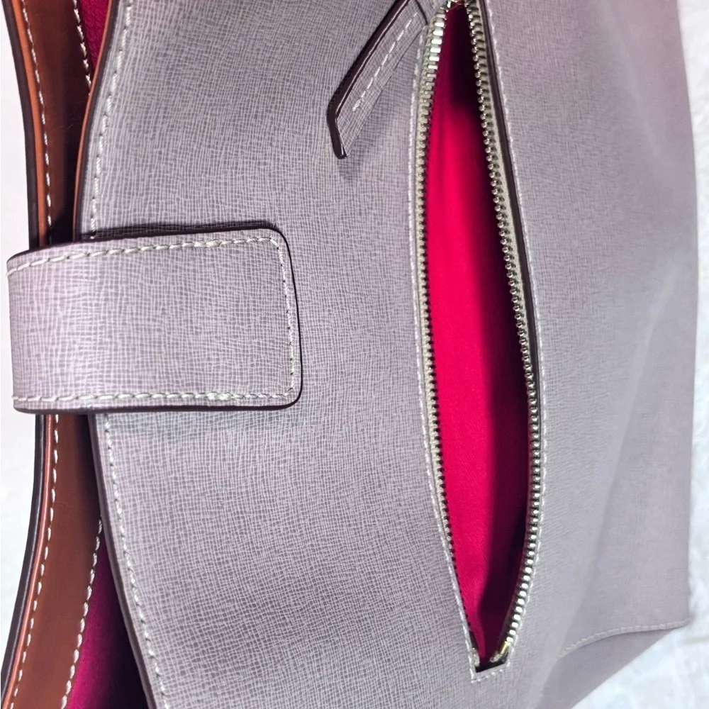 Dooney & Bourke Pink Shoulder Bag with Classic Elegance π¦’π€ - Picture 5 of 16